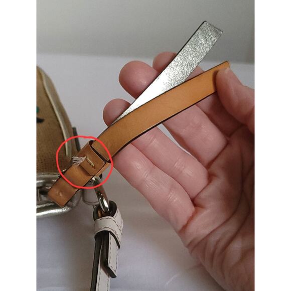 Coach(8672) 2005 Vintage Limited Edition Burlap Demi Bag - Picture 8 of 16